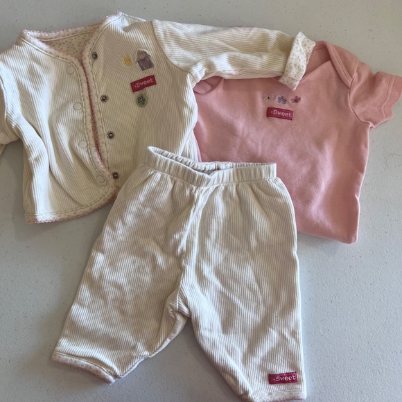 Vintage Lot of Jammies and Summer Comfy Clothes 0-3M - Picture 4 of 17